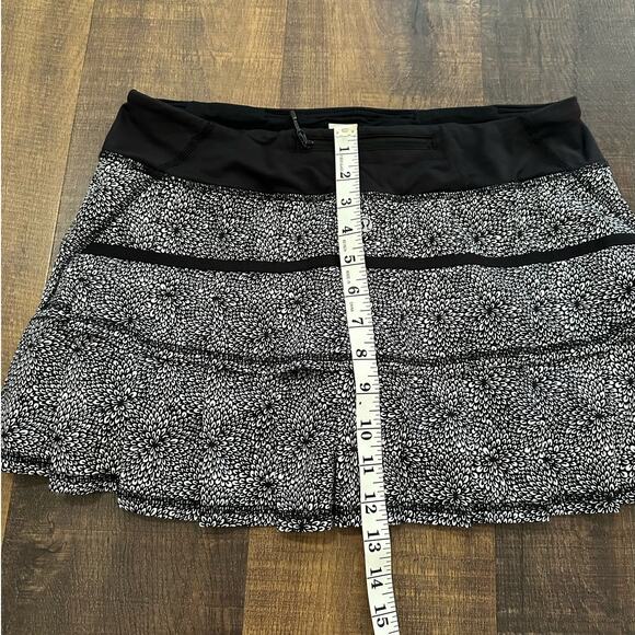 Lululemon Run Pace Setter Skirt 4-way Stretch Size 8 - Picture 9 of 9